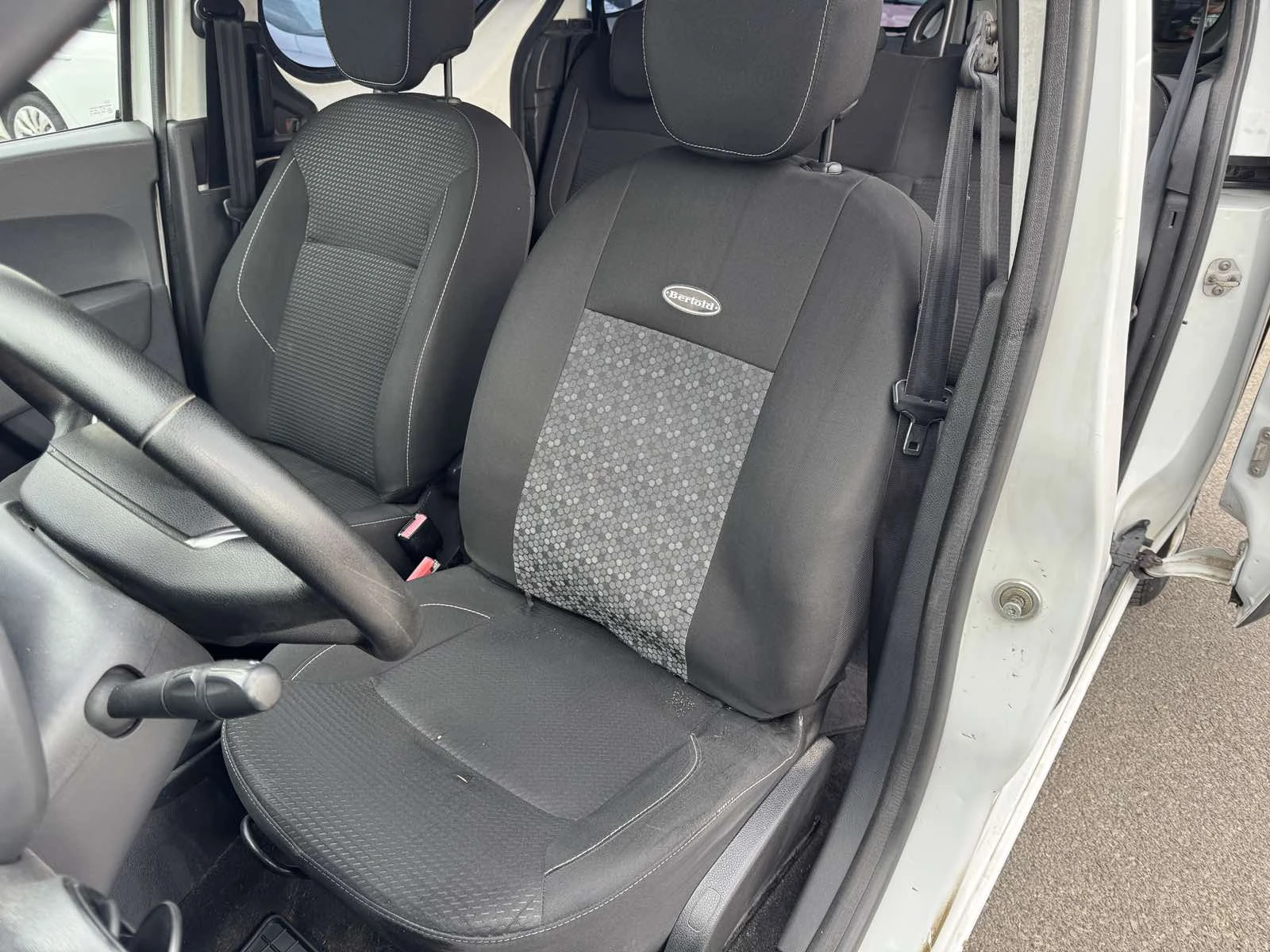 Dacia Dokker 1.5Dci N1 4+ 1, снимка 13 - Автомобили и джипове - 56295746