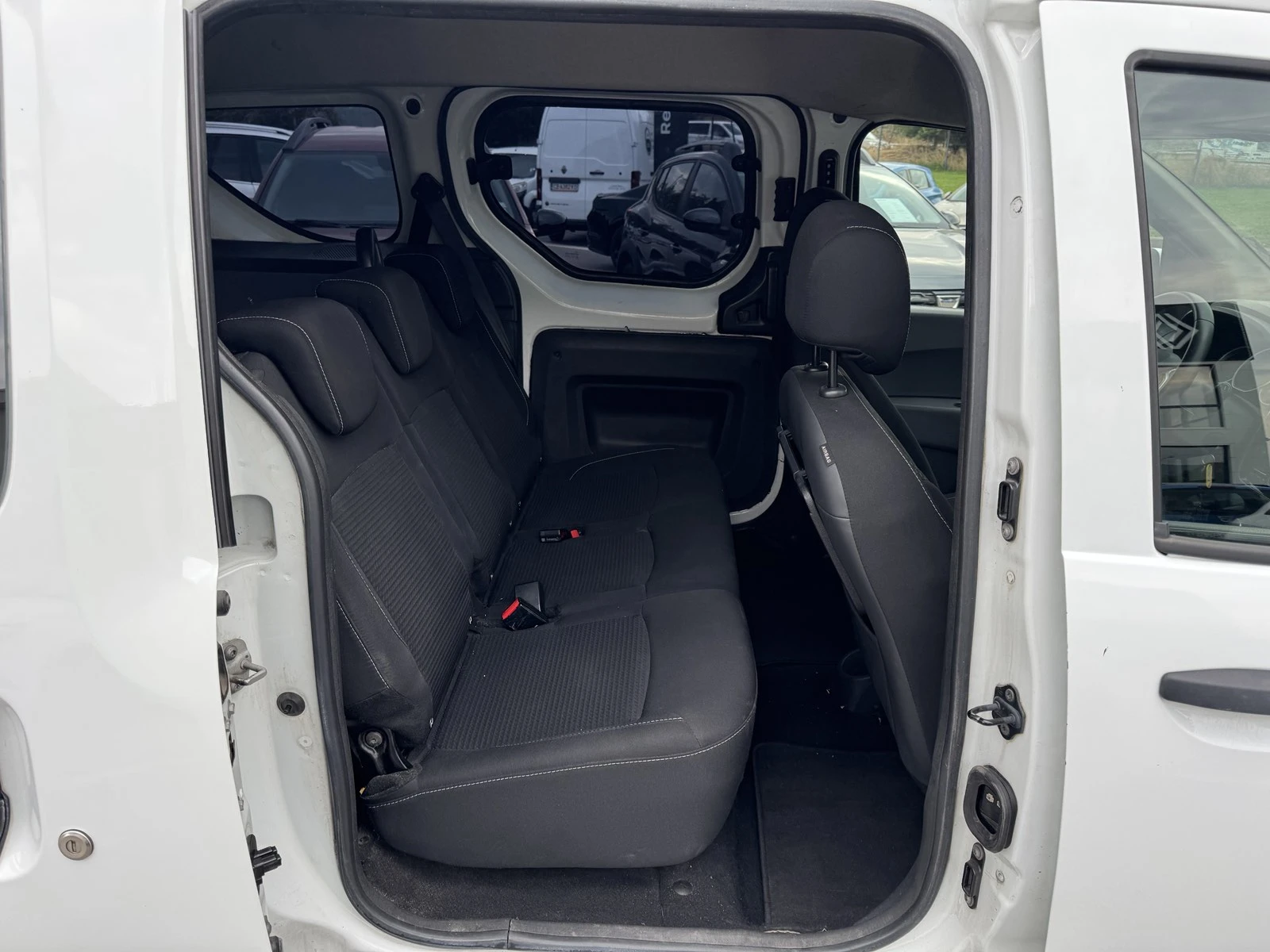 Dacia Dokker 1.5Dci N1 4+ 1, снимка 10 - Автомобили и джипове - 56295746