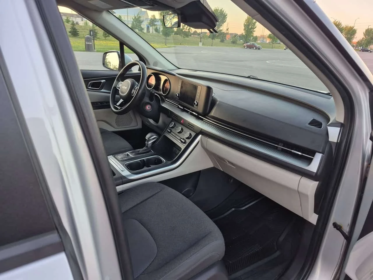 Kia Carnival * LX FWD * ���������� ��� ������������ ������*  | Mobile.bg � ����������� 13