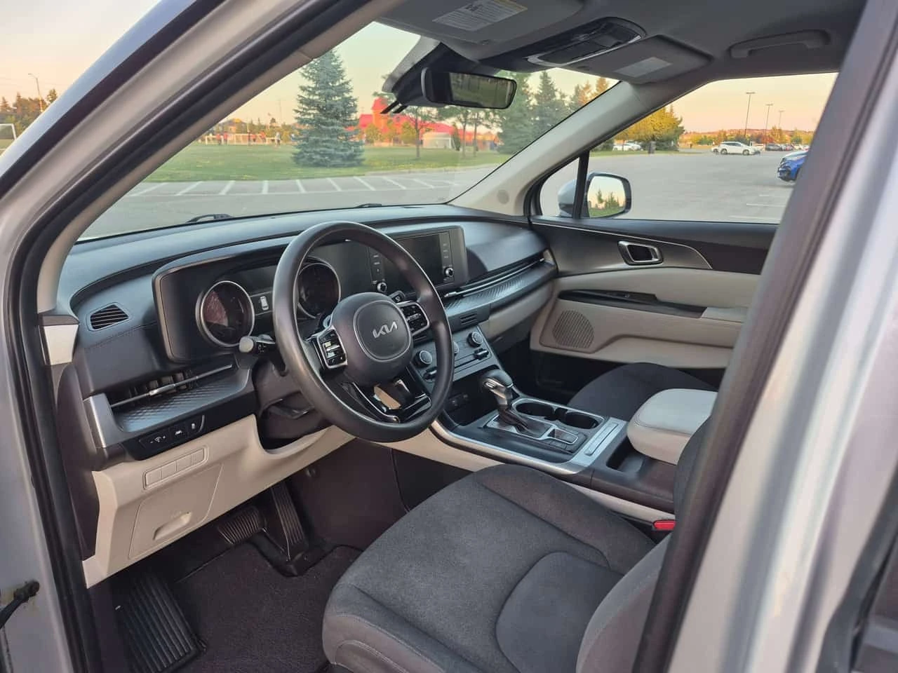 Kia Carnival * LX FWD * ���������� ��� ������������ ������*  | Mobile.bg � ����������� 10