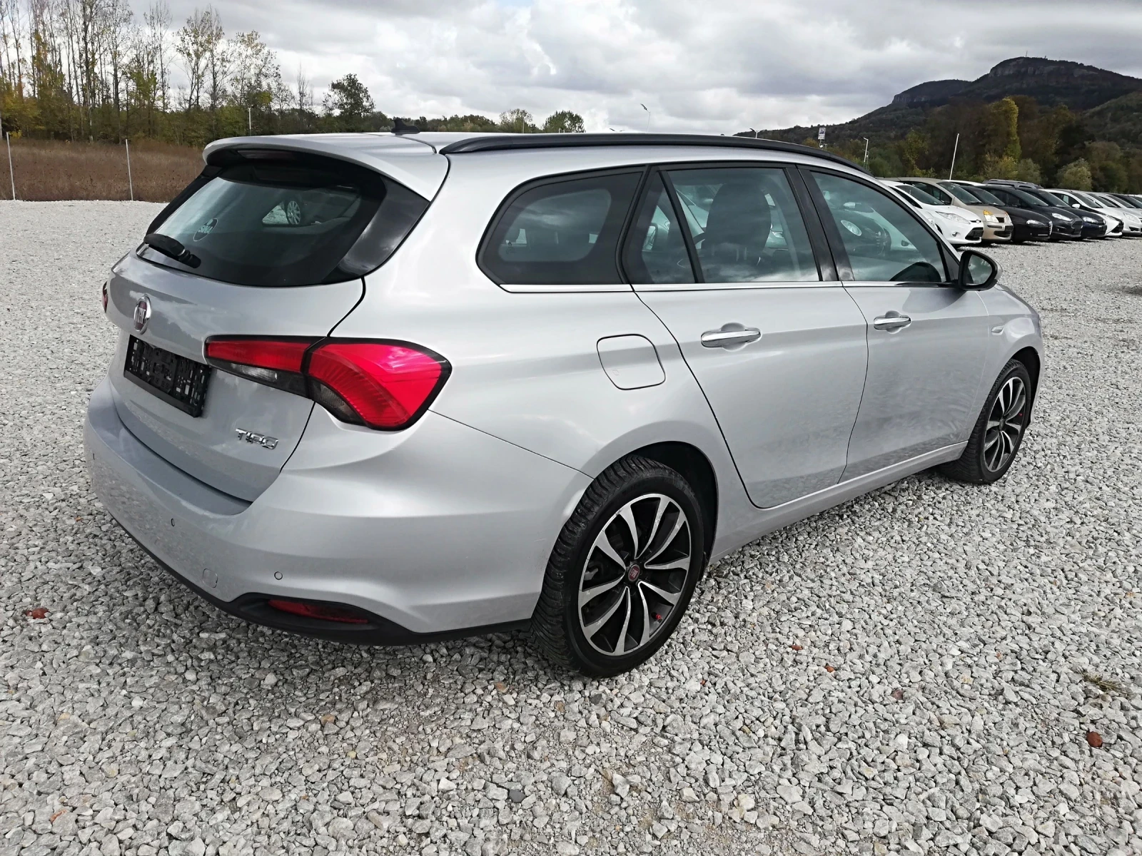 Fiat Tipo 1.6d avtomat navi kli, снимка 5 - Автомобили и джипове - 56677910