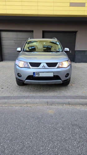 Mitsubishi Outlander XL 2.4i 4х4, снимка 2