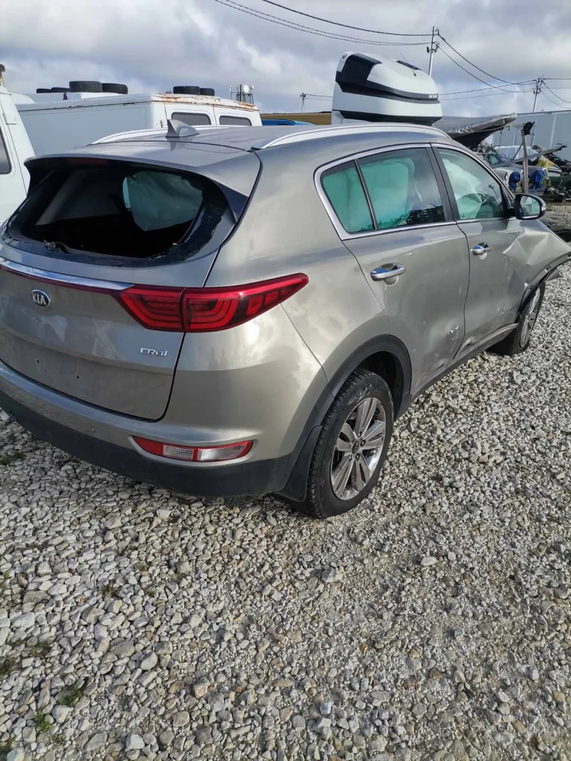 Kia Sportage 2.0 crd, снимка 2 - Автомобили и джипове - 47498617