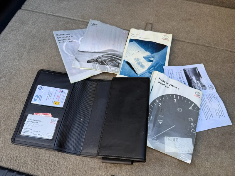 Toyota Rav4 EXECUTIVE* 4х4* 150кс* AВТОМАТИК* ДИЗЕЛ* В ГАРАЖ , снимка 17 - Автомобили и джипове - 52508013