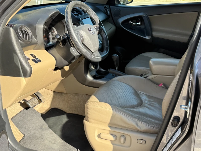 Toyota Rav4 EXECUTIVE* 4х4* 150кс* AВТОМАТИК* ДИЗЕЛ* В ГАРАЖ , снимка 13 - Автомобили и джипове - 52508013