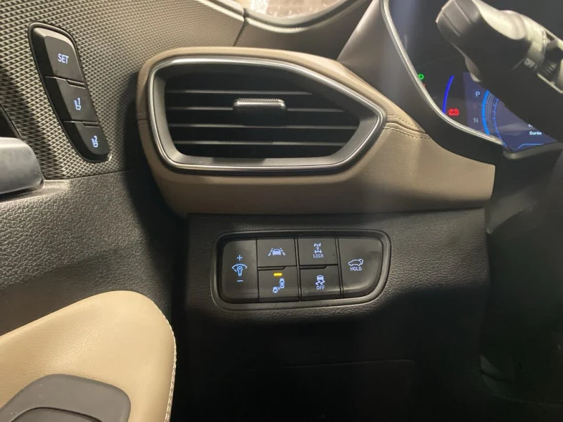 Hyundai Santa fe Ultimate 360CAM* PANO* ПОДГРЕВ* ОБДУХВАНЕ* , снимка 15 - Автомобили и джипове - 52750471