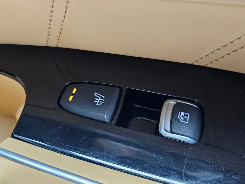 Kia Sorento Diesel 2.2 2Wd Noblesse, снимка 16 - Автомобили и джипове - 56118909