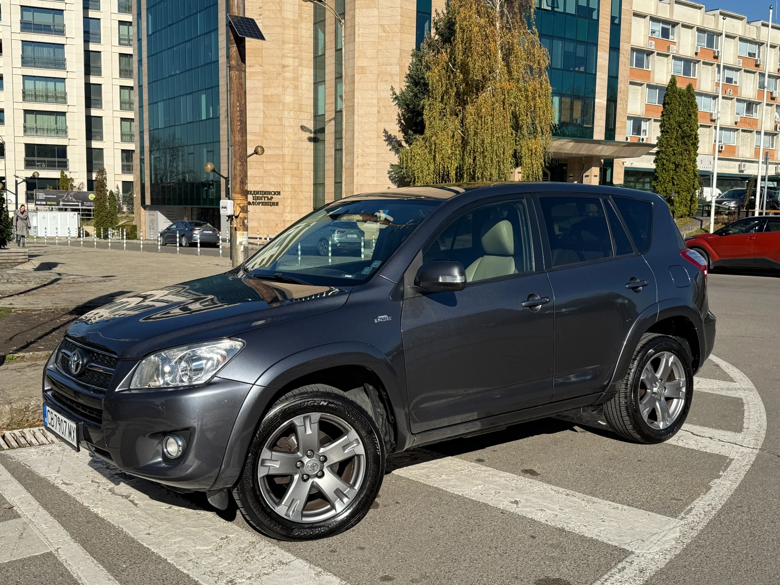 Toyota Rav4 EXECUTIVE* 4х4* 150кс* AВТОМАТИК* ДИЗЕЛ* В ГАРАЖ , снимка 1