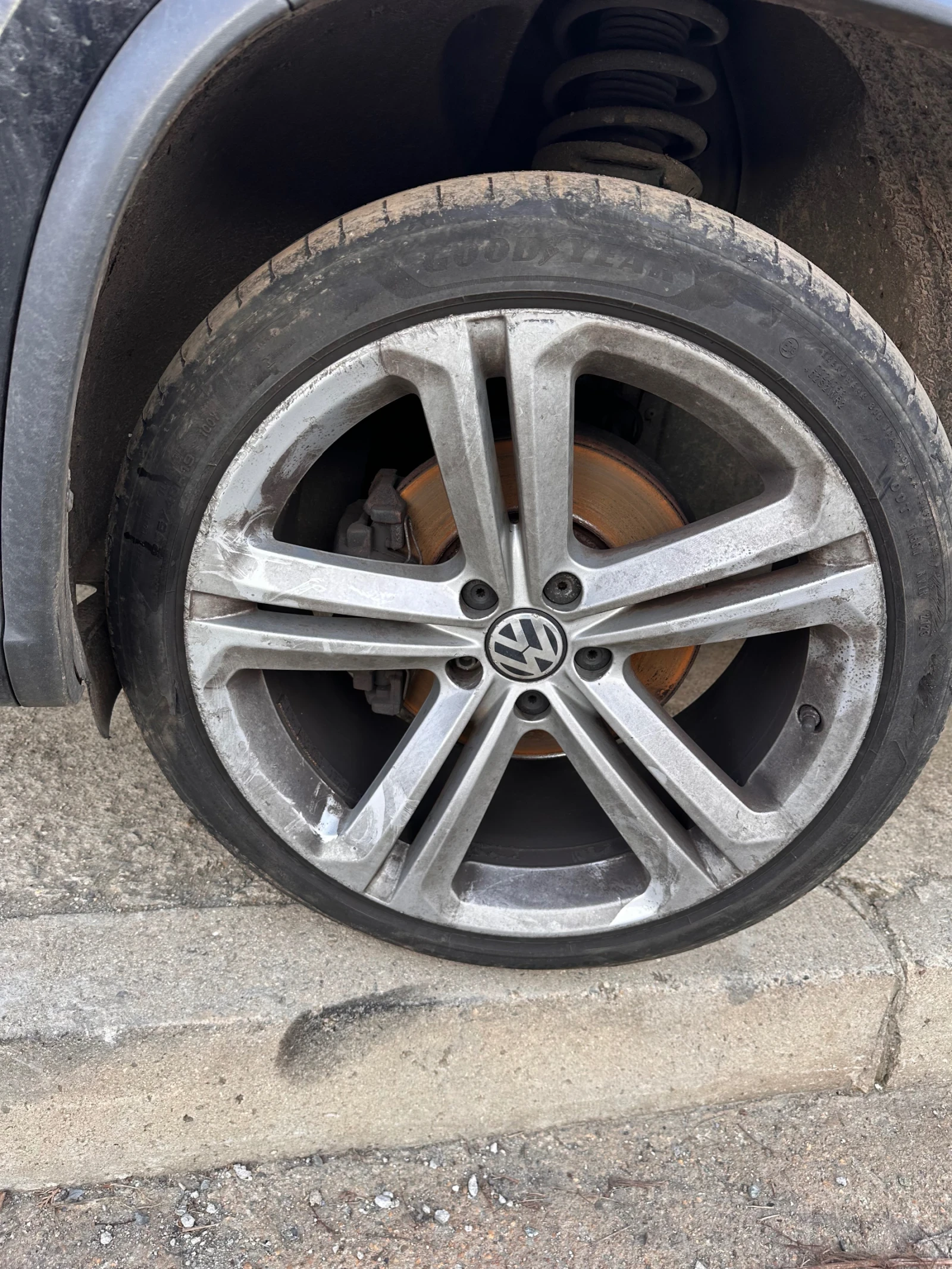 VW Tiguan 2.0tdi r line | Mobile.bg   16