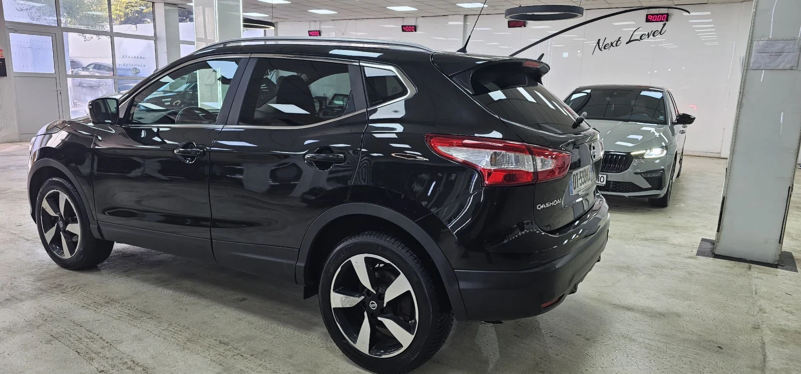 Nissan Qashqai 1.2 DIG-T  камера360 навигация Лизинг  - изображение 4