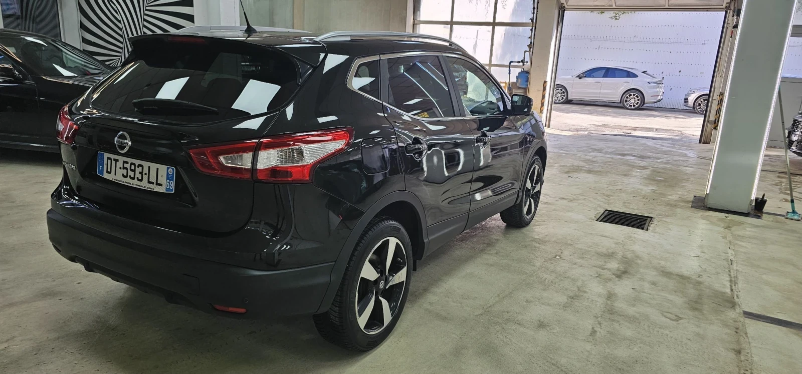 Nissan Qashqai 1.2 DIG-T  камера360 навигация Лизинг  - изображение 6
