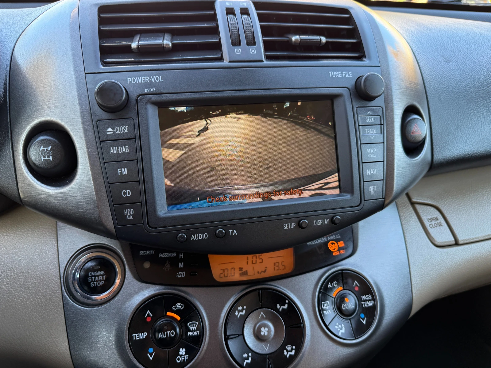 Toyota Rav4 EXECUTIVE* 4х4* 150кс* AВТОМАТИК* ДИЗЕЛ* В ГАРАЖ  - изображение 8