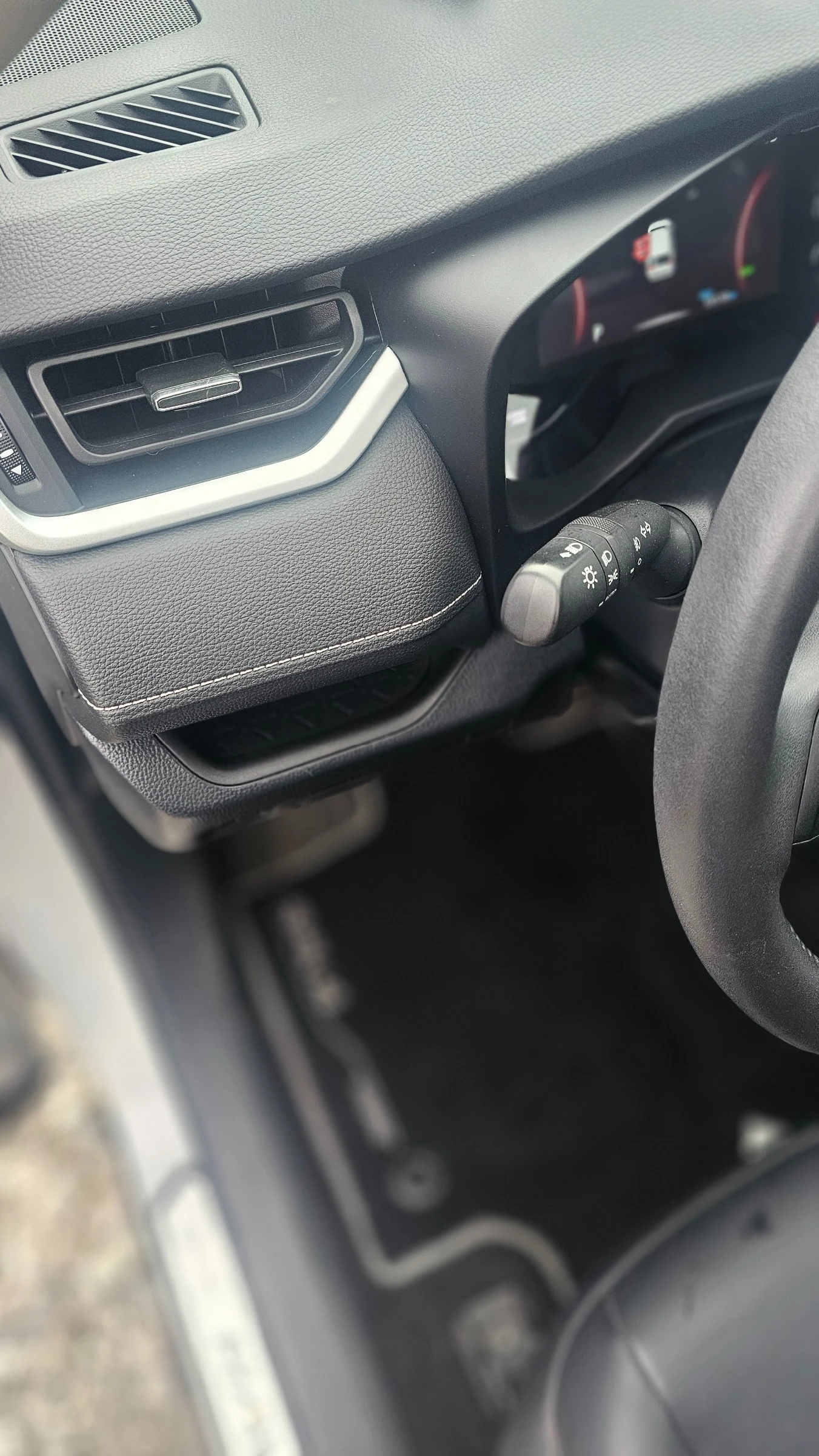 Toyota Rav4 XLE Premium, снимка 12 - Автомобили и джипове - 54008946