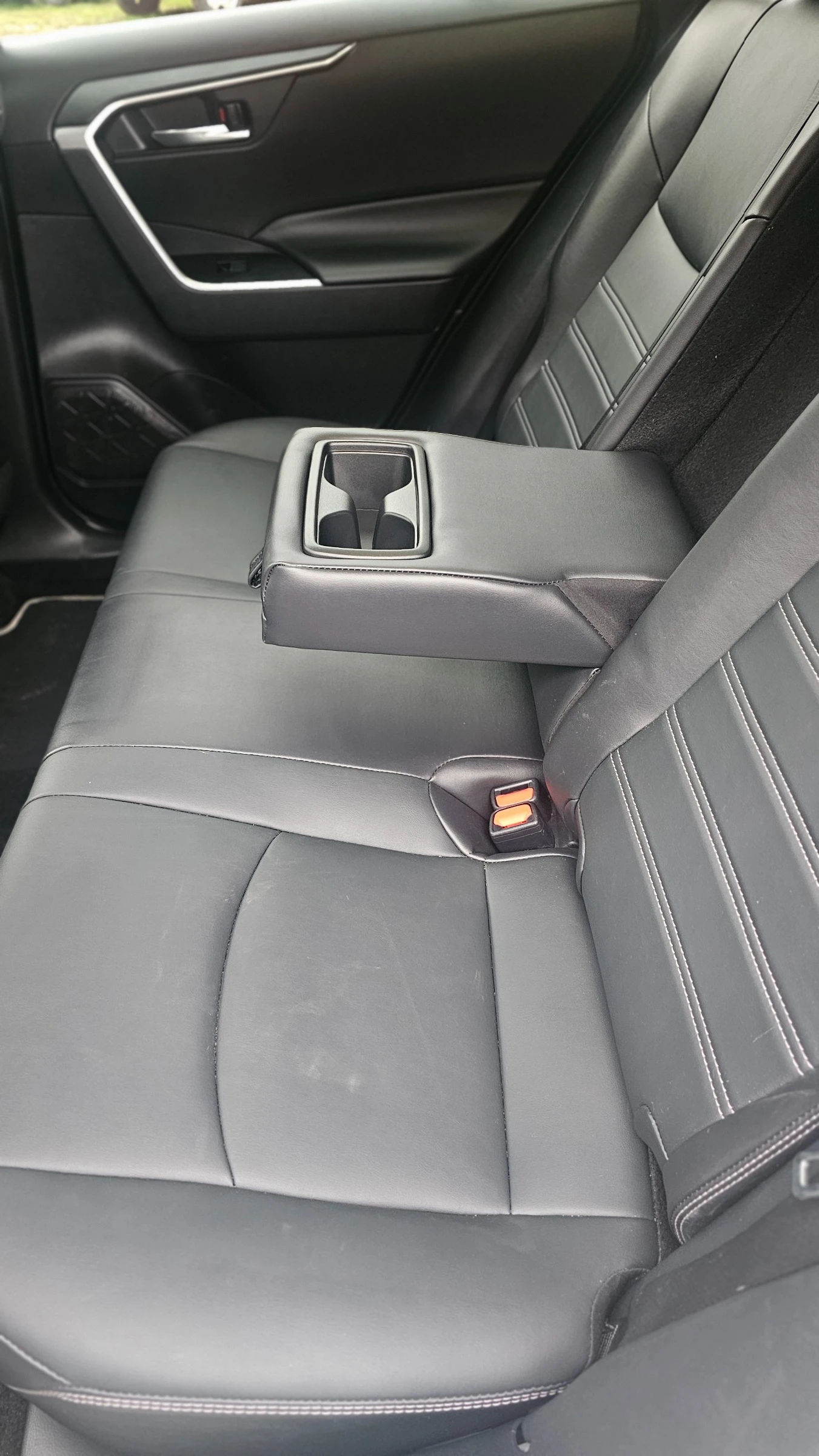 Toyota Rav4 XLE Premium, снимка 13 - Автомобили и джипове - 54008946