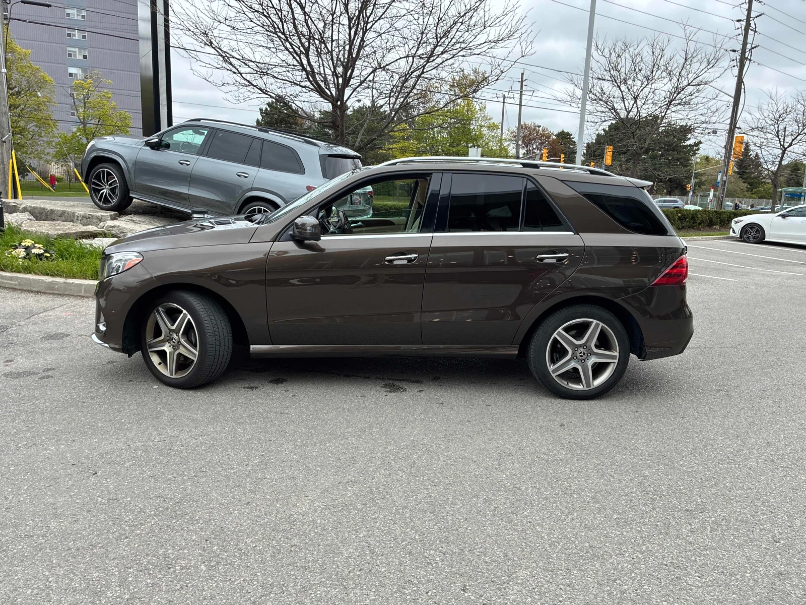 Mercedes-Benz GLE 400 ДИСТРОНИК * ПОДГРЕВ * ПАНОРАМА * 360 * CARFAX, снимка 2 - Автомобили и джипове - 54720877