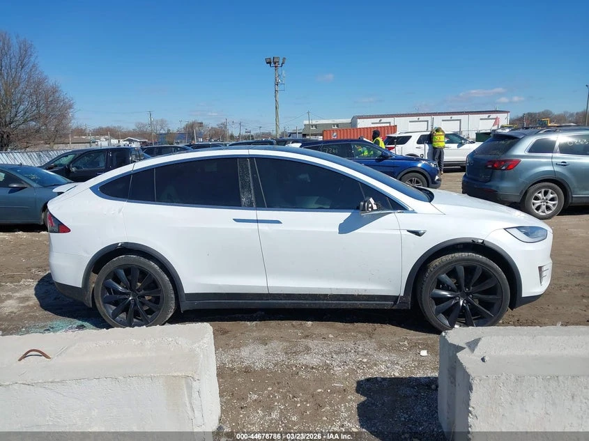 Tesla Model X Long Range Dual Motor All-Wheel Drive/Long Range P, снимка 13 - Автомобили и джипове - 55145838