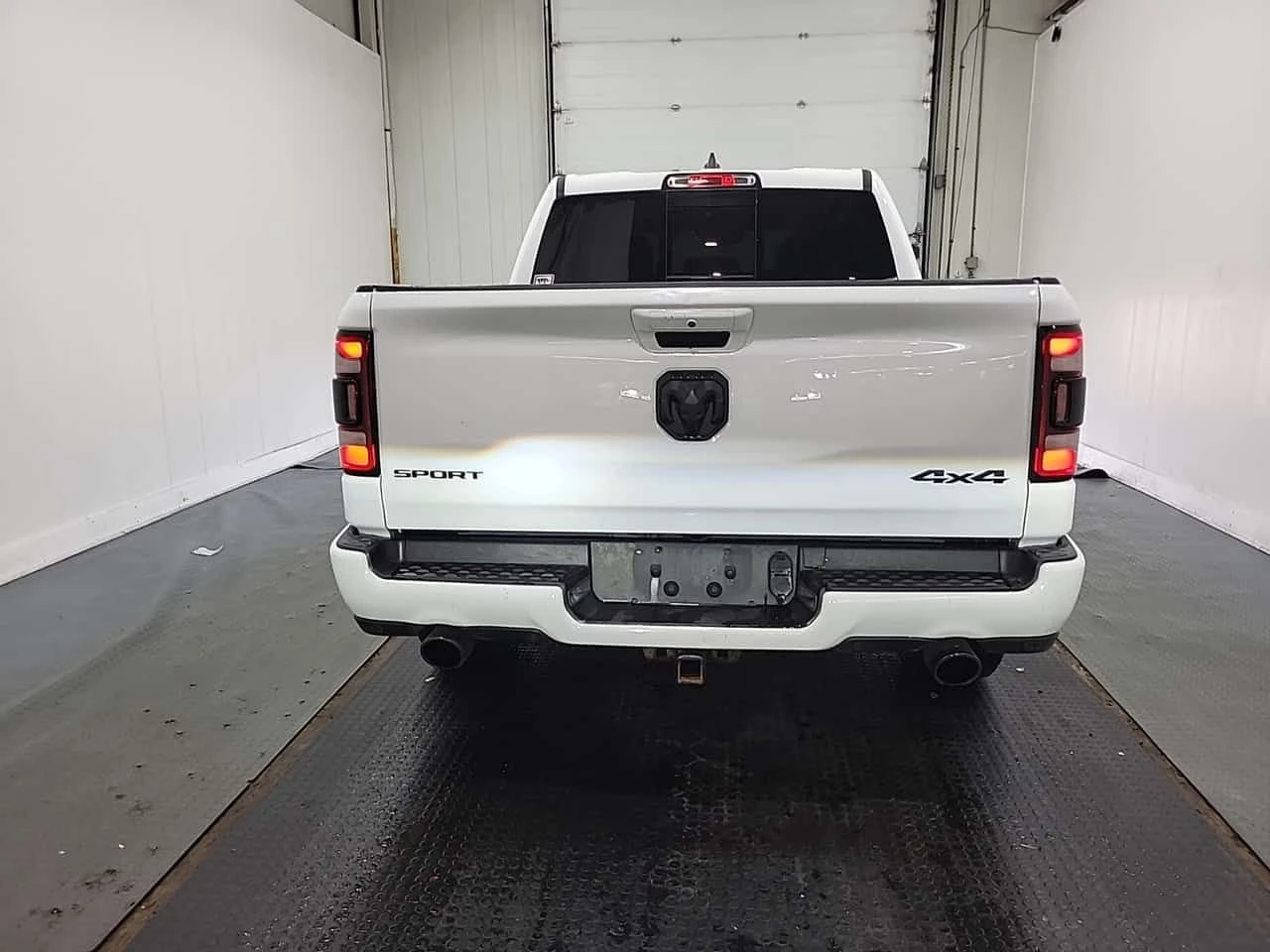 Dodge RAM 1500 SPORT / ЦЕНА ДО БЪЛГАРИЯ / CARFAX / АВТОКРЕДИТ, снимка 17 - Автомобили и джипове - 55544363