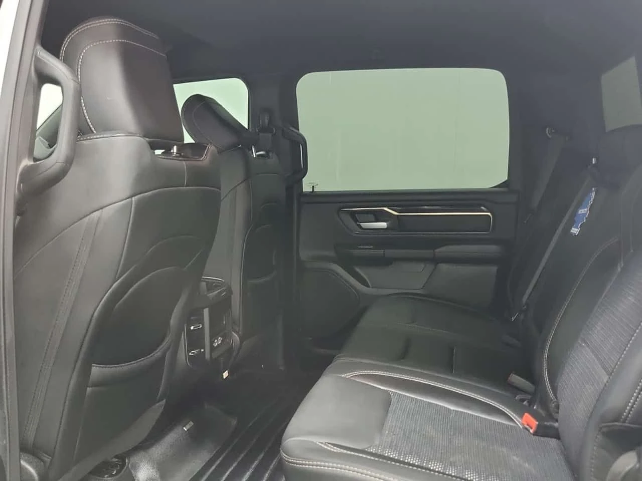 Dodge RAM 1500 SPORT / ЦЕНА ДО БЪЛГАРИЯ / CARFAX / АВТОКРЕДИТ, снимка 12 - Автомобили и джипове - 55544363
