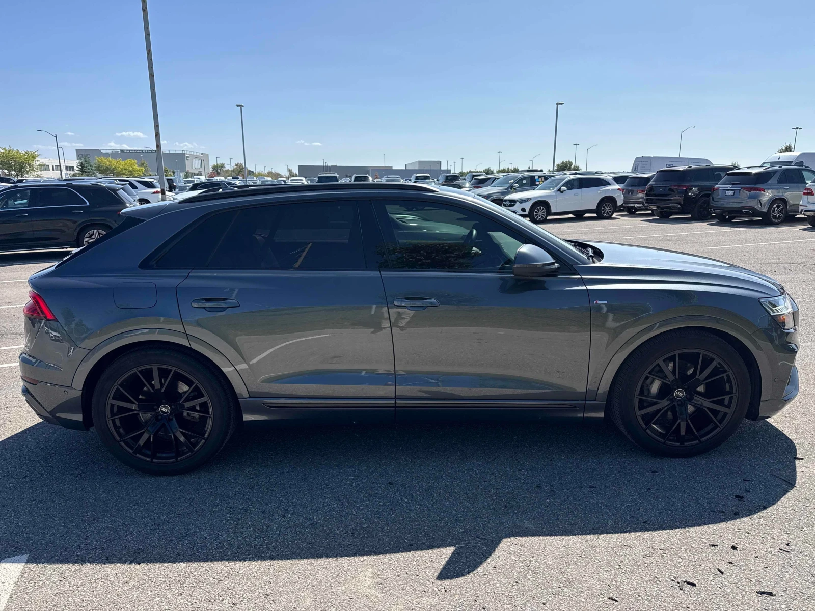 Audi Q8 * Technik * CARFAX * ОПЦИЯ ЗА ФИНАНСИРАНЕ, снимка 3 - Автомобили и джипове - 56062769