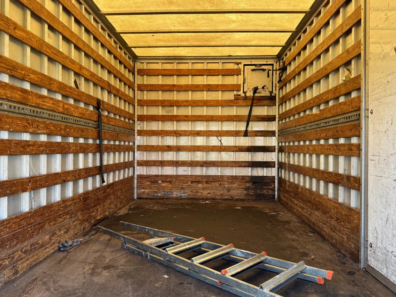 Renault Master Борд 115.кс 2.8 нови гуми топ състояние, снимка 2 - Бусове и автобуси - 52517413