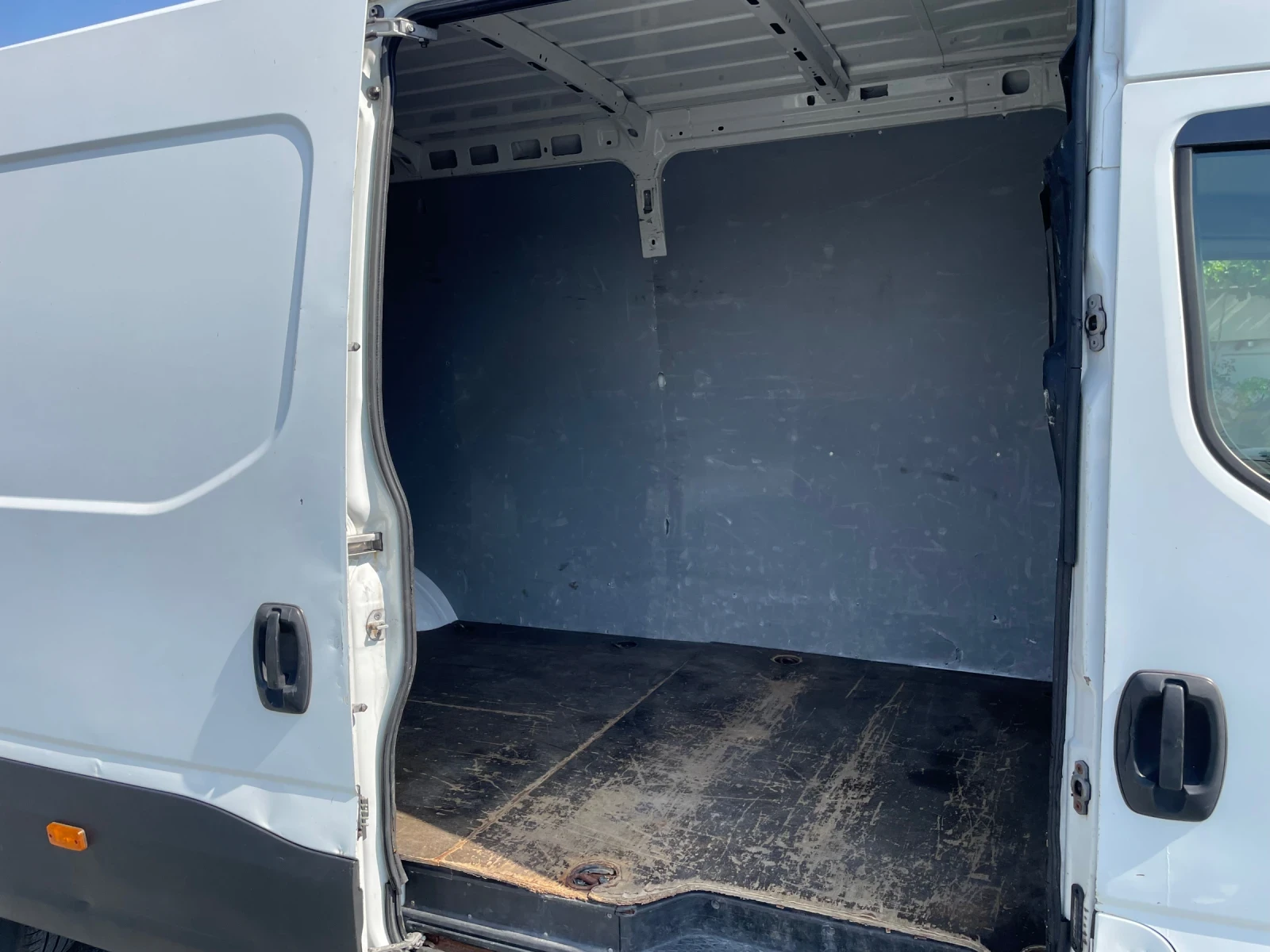 Iveco Daily 35S17 3.0 170k.c. Euro5 XXL - изображение 9