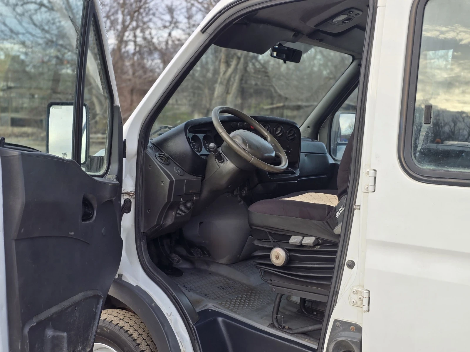 Iveco Daily 40C13 ТРИСТРАНЕН САМОСВАЛ , снимка 9 - Бусове и автобуси - 53878162