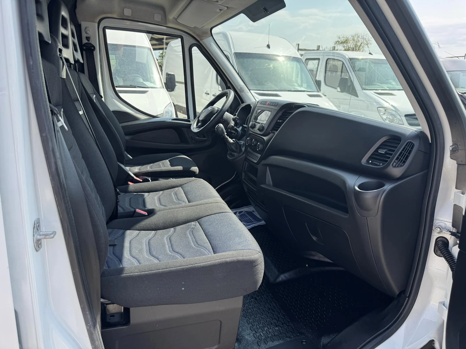 Iveco Daily MAXI, KLIMA, 91000km!!!!, снимка 17 - Бусове и автобуси - 55919878
