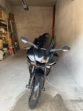    Yamaha YZF-R1