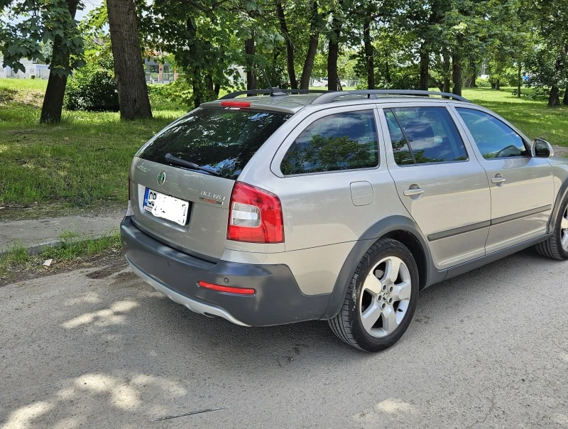 Skoda Octavia SCOUT, снимка 5 - Автомобили и джипове - 47183290