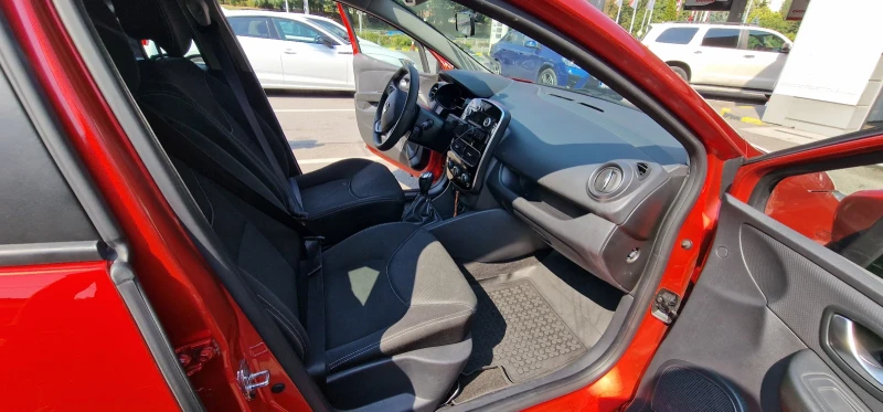 Renault Clio 0.9TCe, снимка 8 - Автомобили и джипове - 47233790