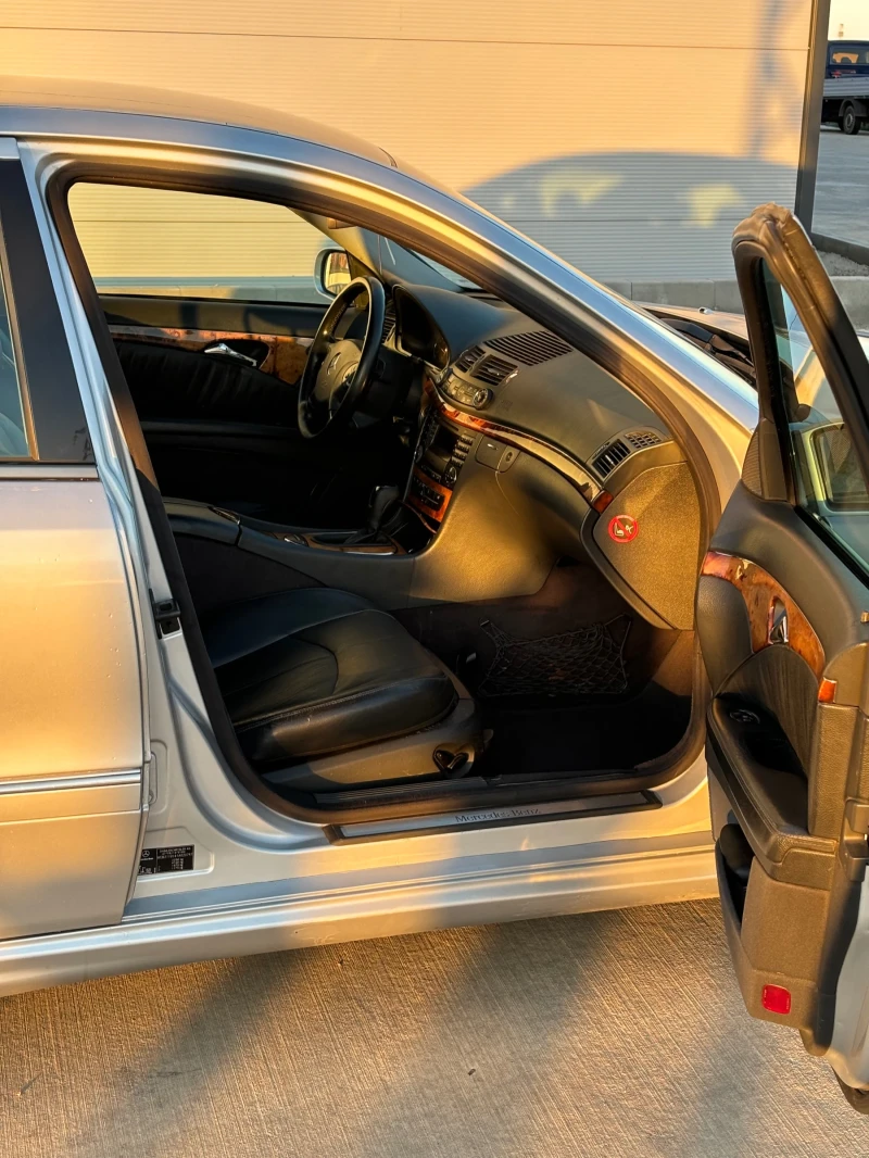 Mercedes-Benz E 270, снимка 8 - Автомобили и джипове - 47356089