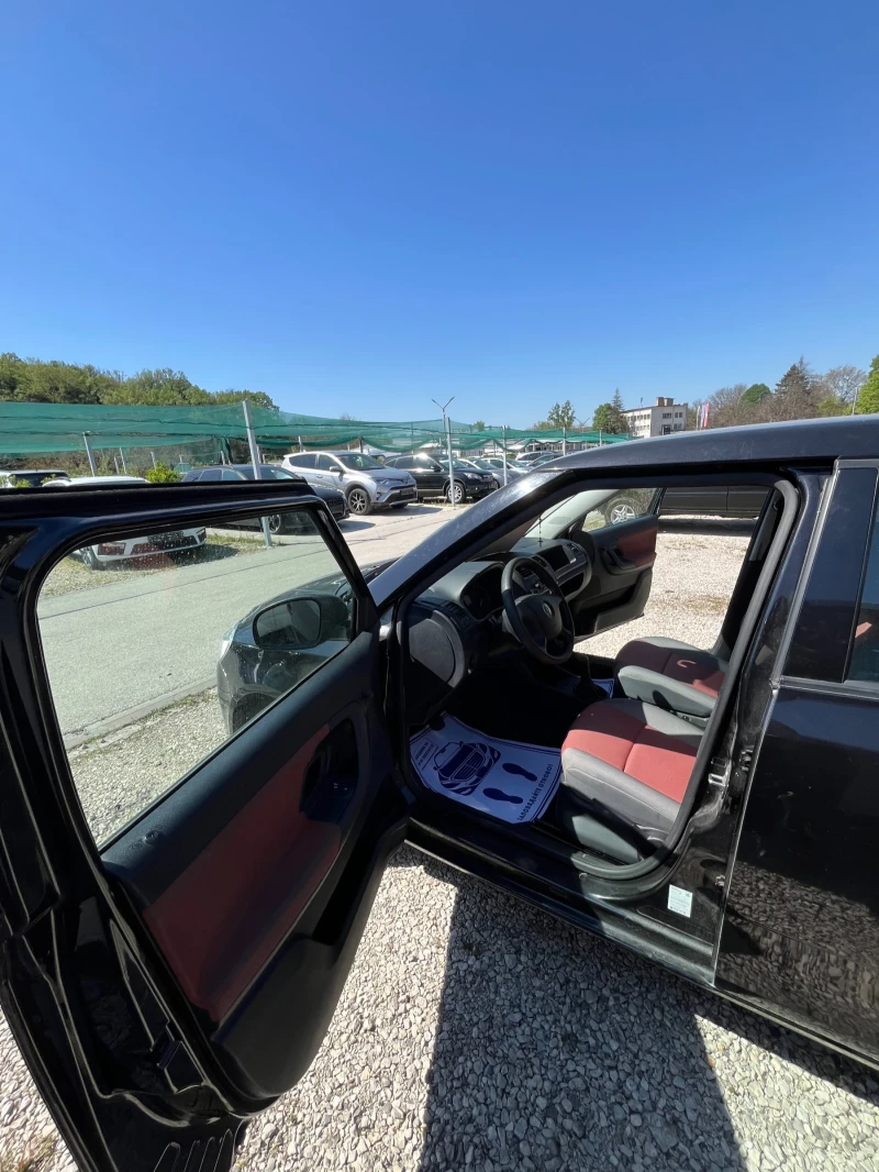 Skoda Fabia 58 000 РЕАЛНИ КИЛОМЕТРИ!!!, снимка 4 - Автомобили и джипове - 52113550