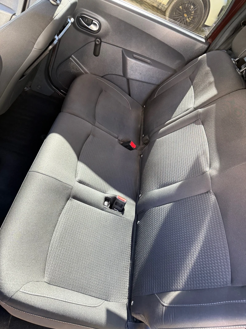 Dacia Lodgy 1.6 газ 6+ 1, снимка 10 - Автомобили и джипове - 52411216