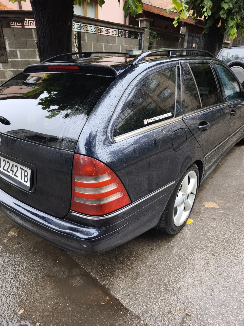 Mercedes-Benz C 220 Avantgarde, снимка 4 - Автомобили и джипове - 51992447