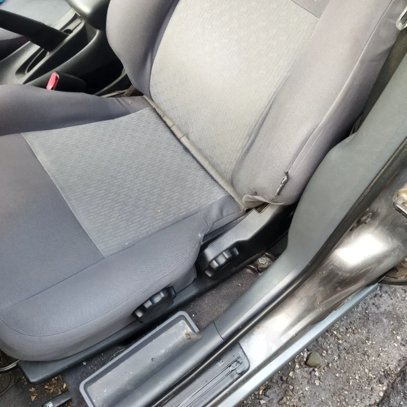 Nissan Almera 1500, снимка 6 - Автомобили и джипове - 52616129