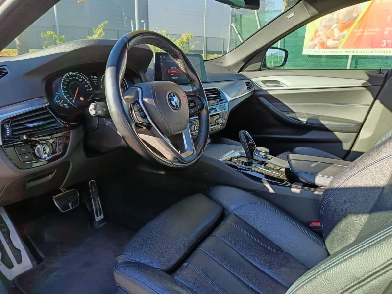 BMW 530 3.0d* xDRIVE* M-SPORT* PANO* CAM* DISTR* LED* , снимка 8 - Автомобили и джипове - 52664796