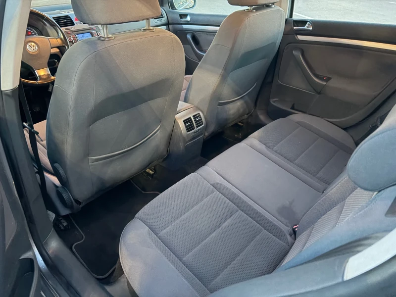 VW Golf 1.6 GAZ, снимка 14 - Автомобили и джипове - 52818660