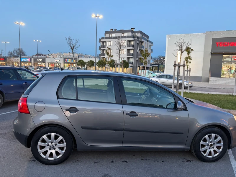 VW Golf 1.6 GAZ, снимка 7 - Автомобили и джипове - 52818660