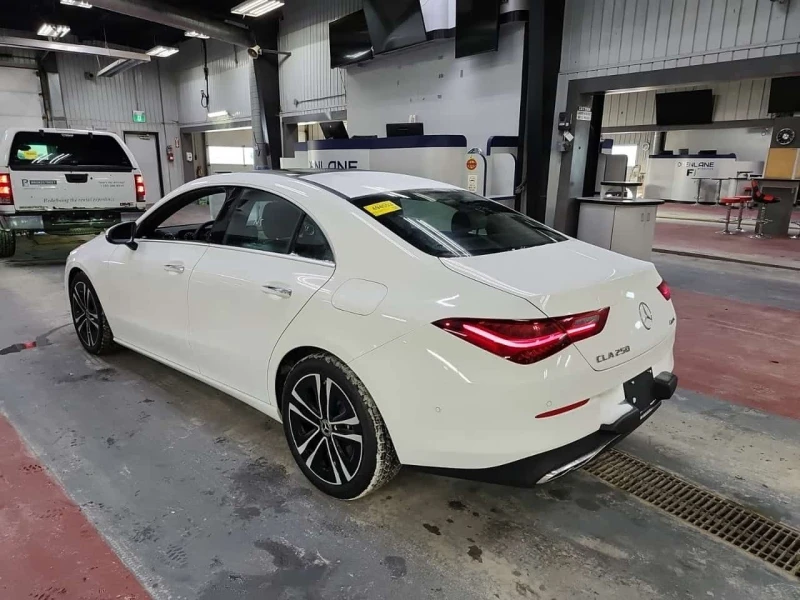 Mercedes-Benz CLA 250 * ПОДГРЕВ / ШИБИДАХ * ОТ ПРЕДСТАВИТЕЛСТВО, снимка 4 - Автомобили и джипове - 53593826