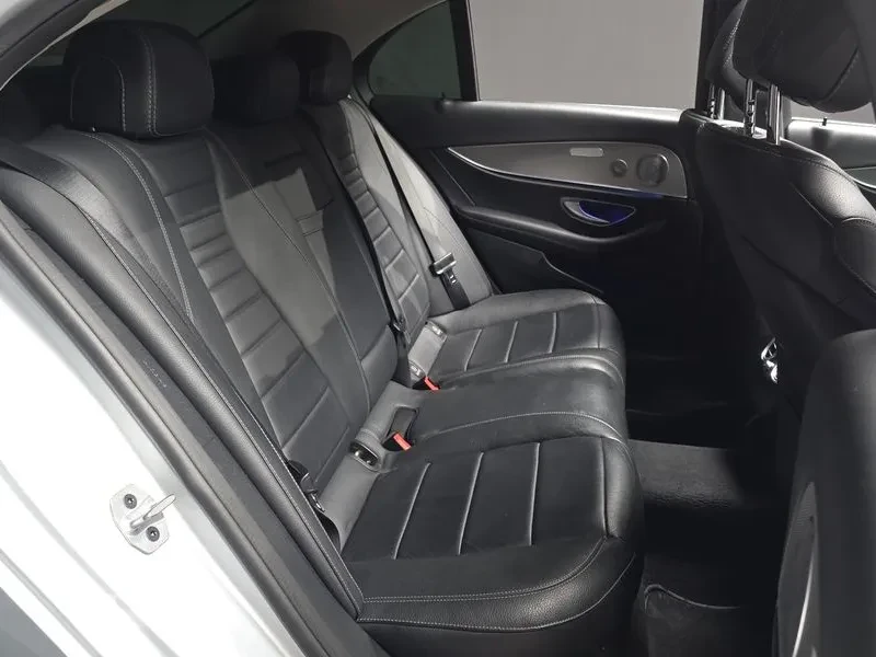 Mercedes-Benz E 300 Amg Line, снимка 11 - Автомобили и джипове - 56091870