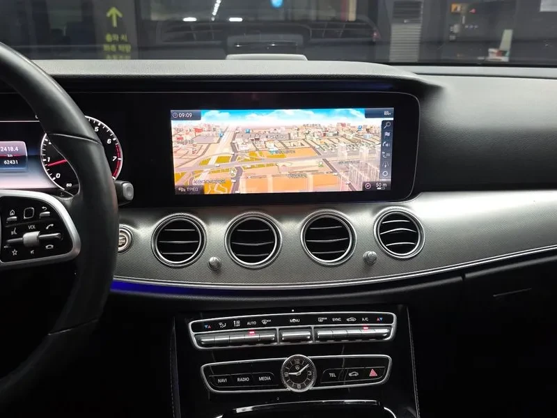 Mercedes-Benz E 300 Amg Line, снимка 14 - Автомобили и джипове - 56091870