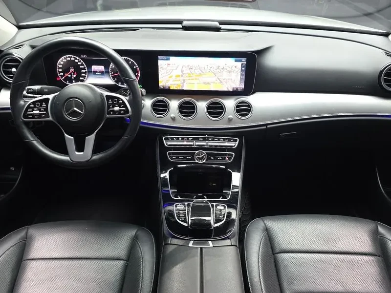 Mercedes-Benz E 300 Amg Line, снимка 7 - Автомобили и джипове - 56091870