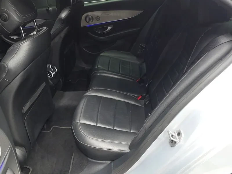 Mercedes-Benz E 300 Amg Line, снимка 12 - Автомобили и джипове - 56091870