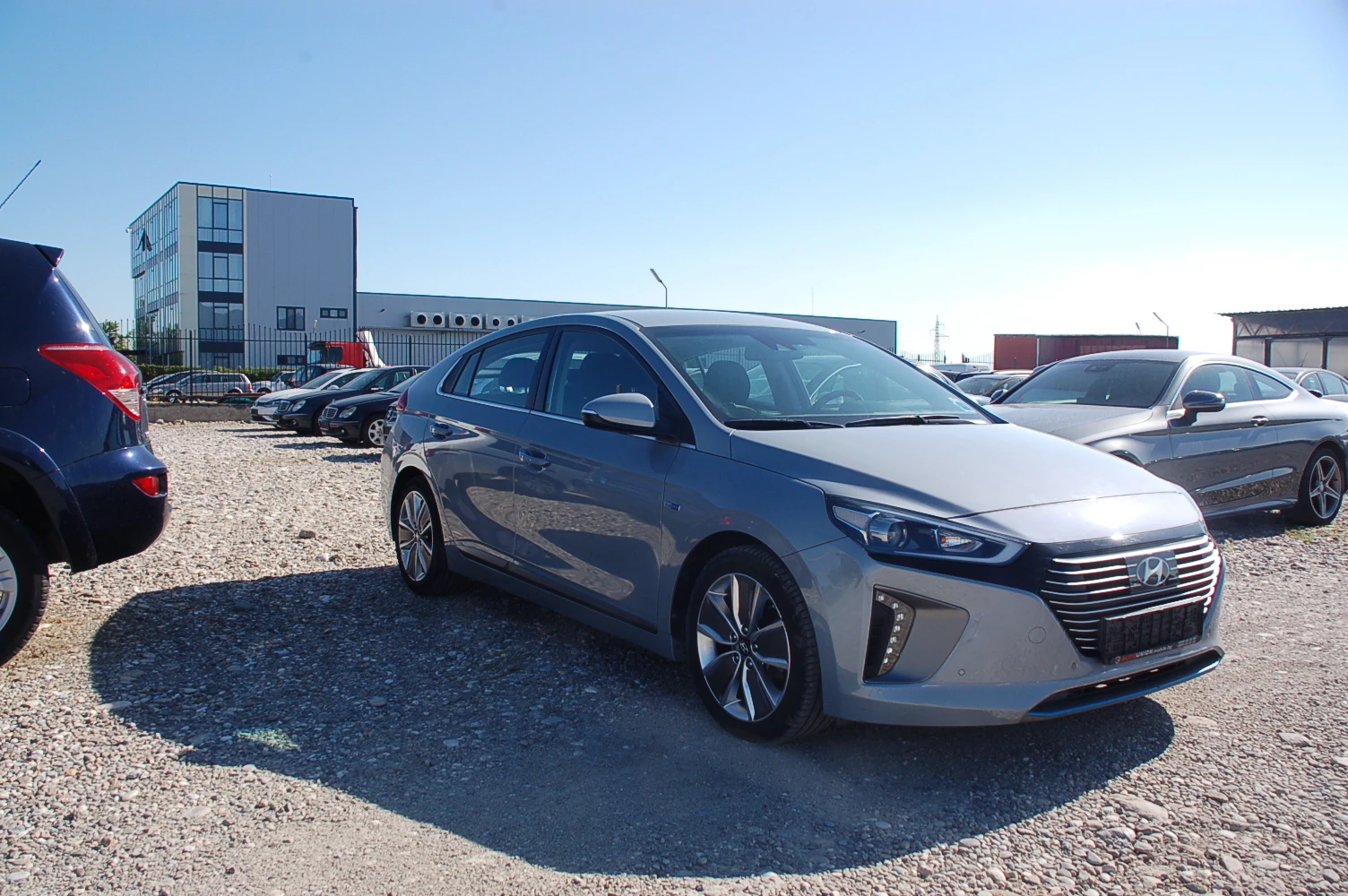 Hyundai Ioniq 1.6 HYBRID(КАТО НОВА) - изображение 3