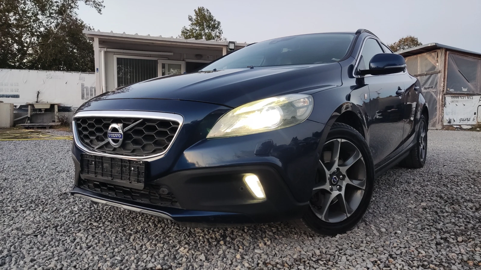 Volvo V40 Cross Country 2.0d 120кс. АВТОМАТ/КОЖА/НАВИ/ЛЕД/ - изображение 3