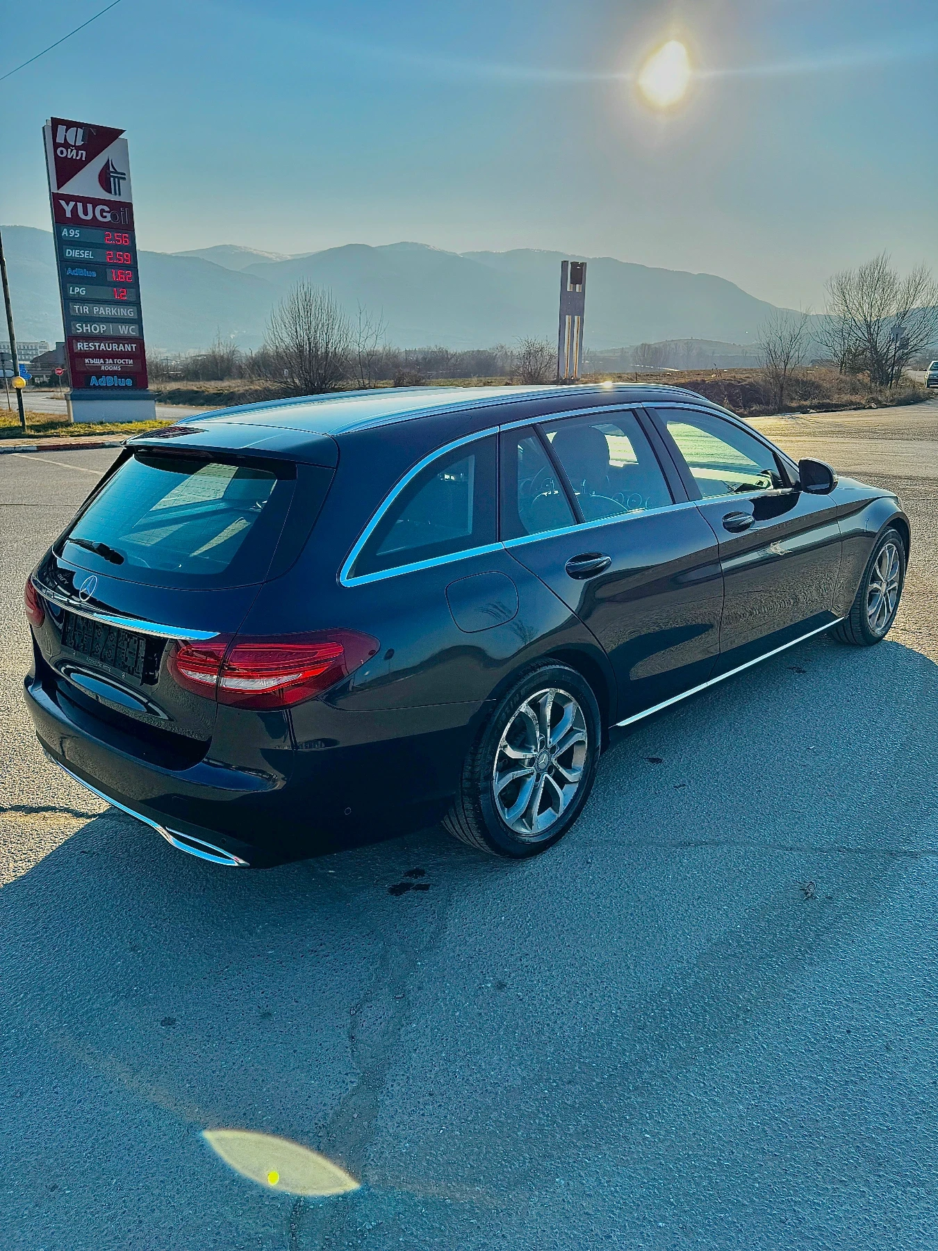 Mercedes-Benz C 220 LED* Recaro* подгрев* Ел.теглич* AMG* Самопаркиран - изображение 2
