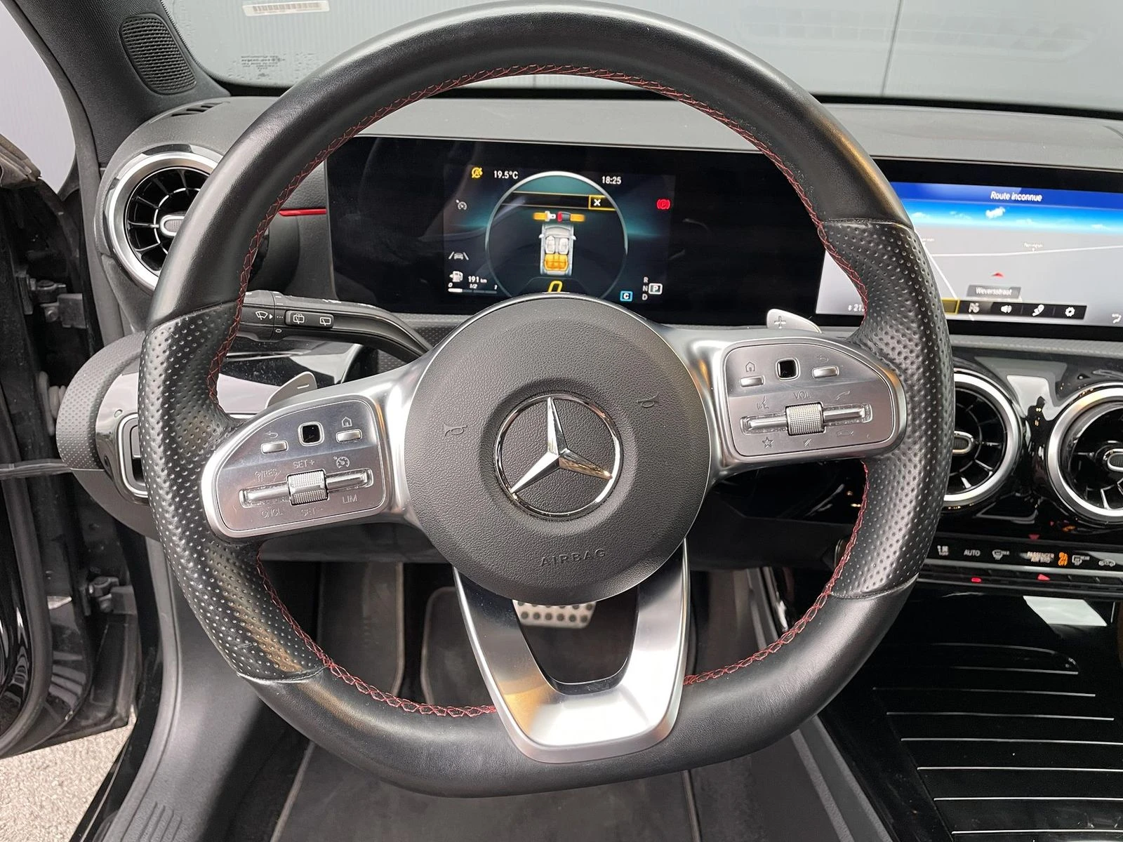 Mercedes-Benz A 180 D/AMG/116HP/CAM/LED/NAVI/AMBI/KEYLESS/210E - изображение 8
