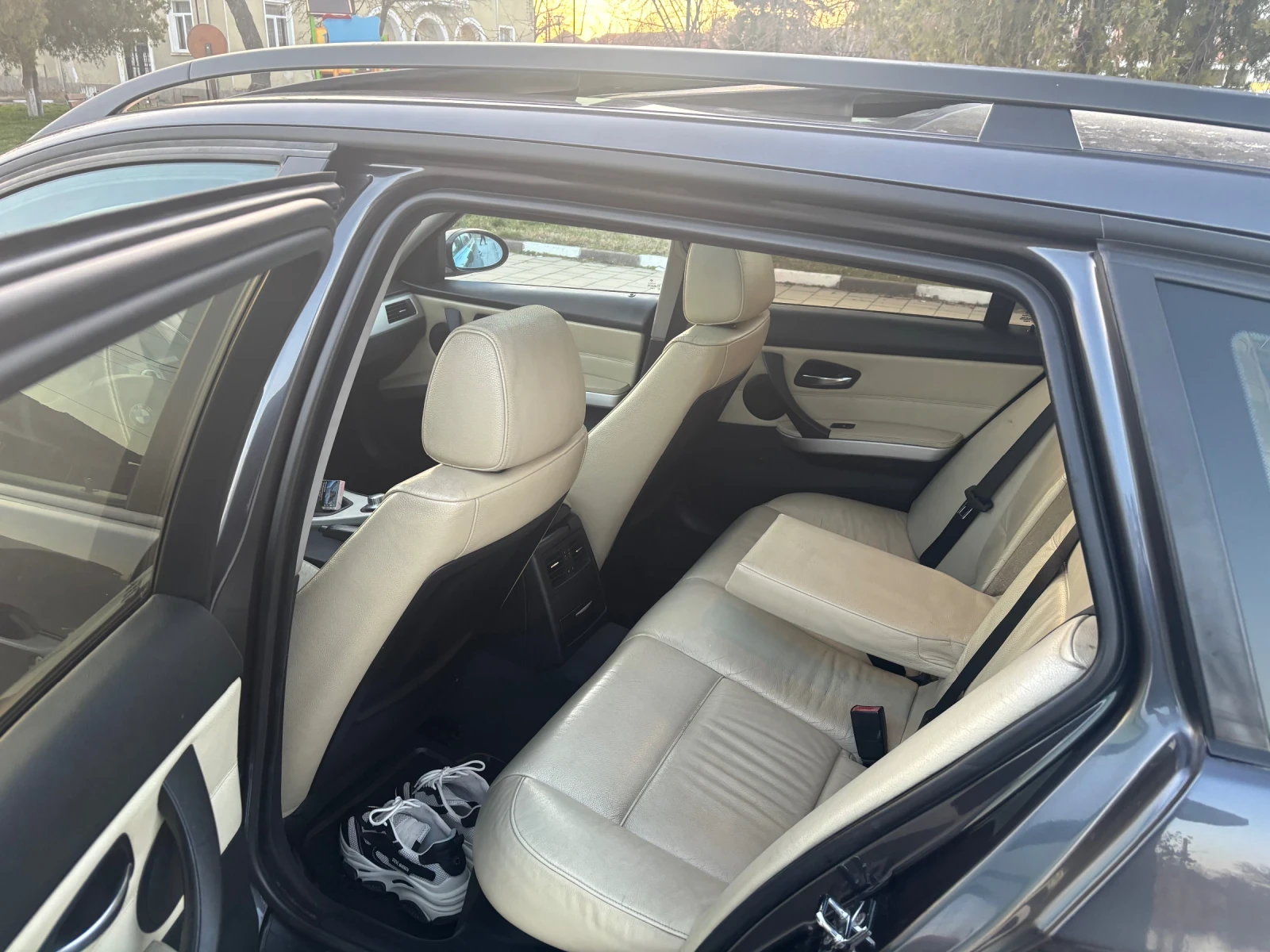 BMW 320, снимка 9 - Автомобили и джипове - 53835552