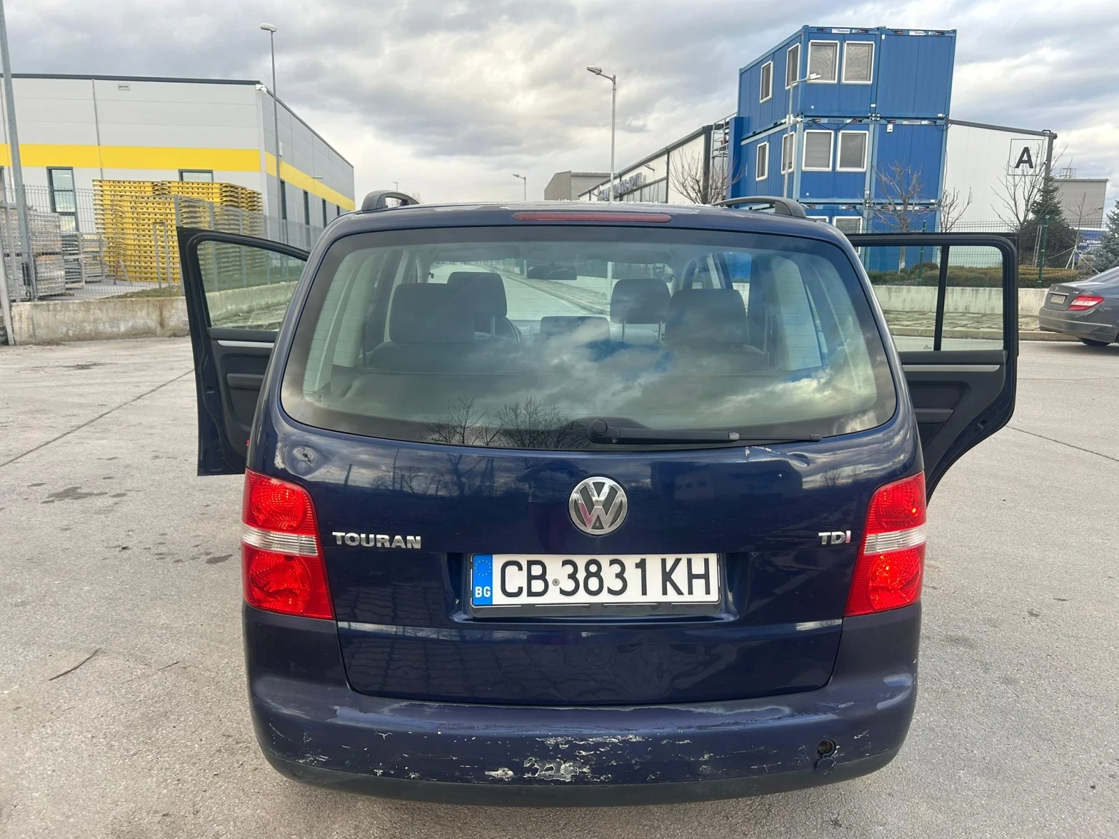 VW Touran 1.9 PD AVQ 6ск. Малкият данък, снимка 6 - Автомобили и джипове - 53921497