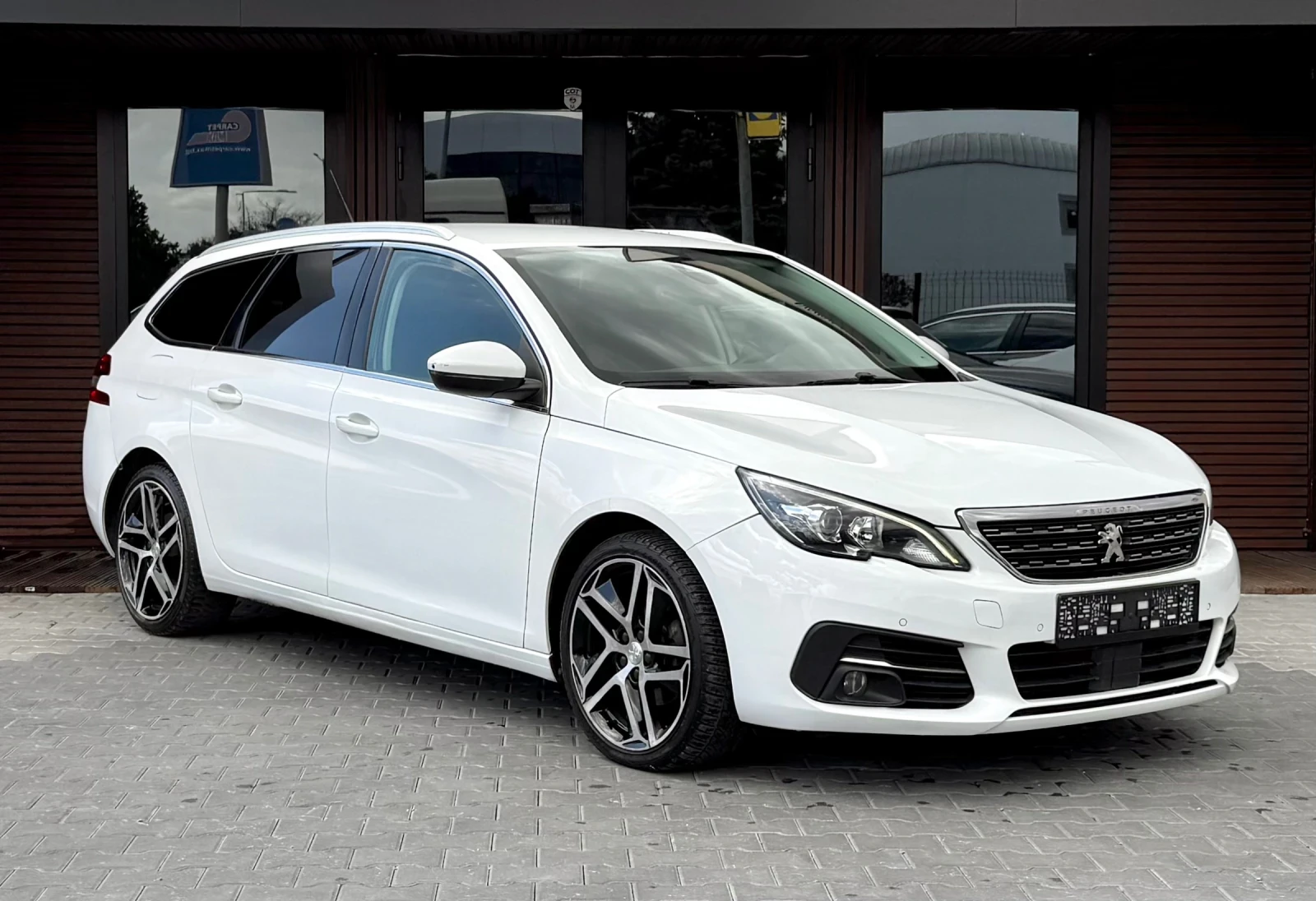Peugeot 308 Facelift* Kayless* Лизинг, снимка 3 - Автомобили и джипове - 54188375